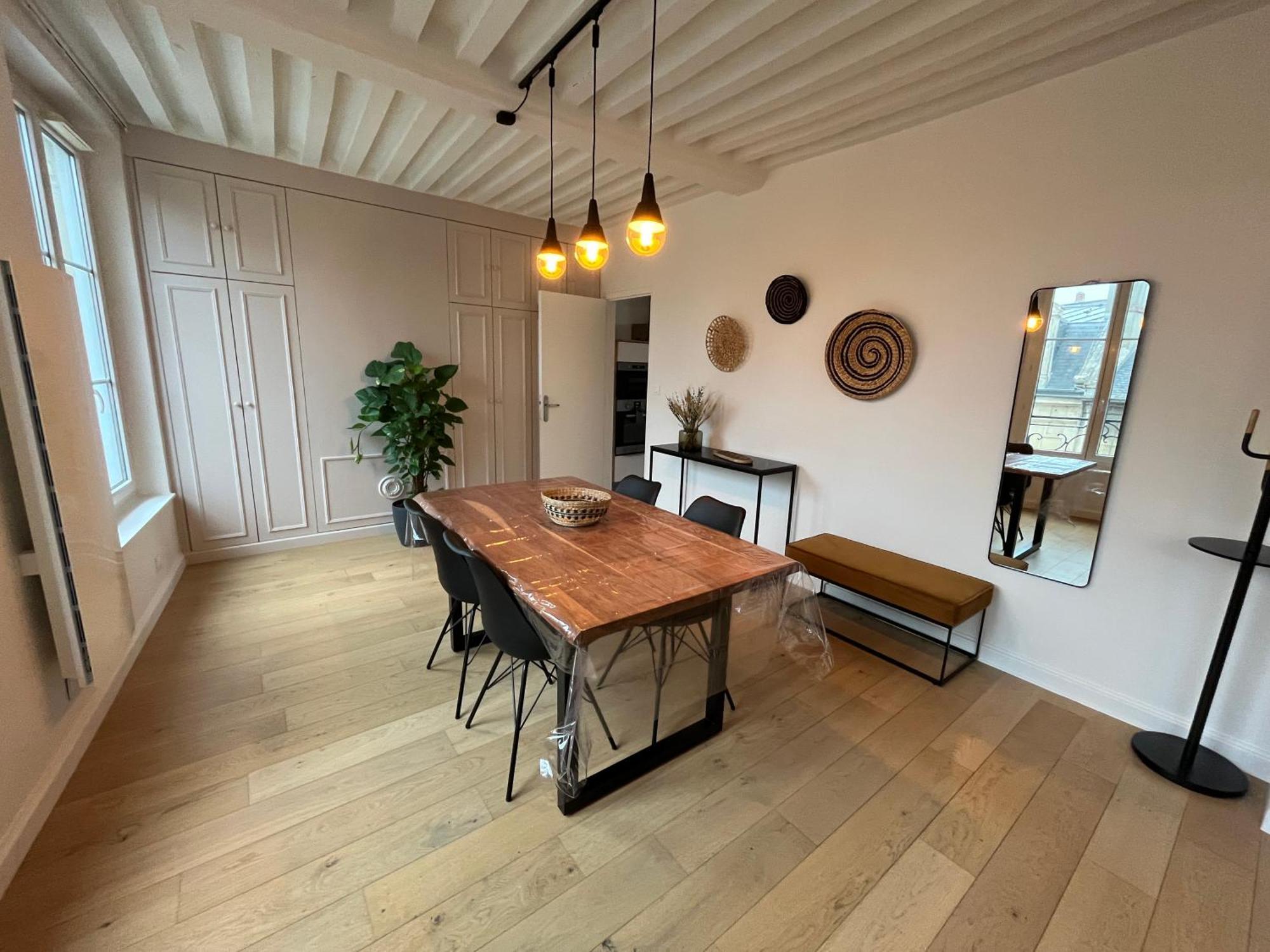 Triplex Hypercentre Dans Securisee Avec Camera Apartment