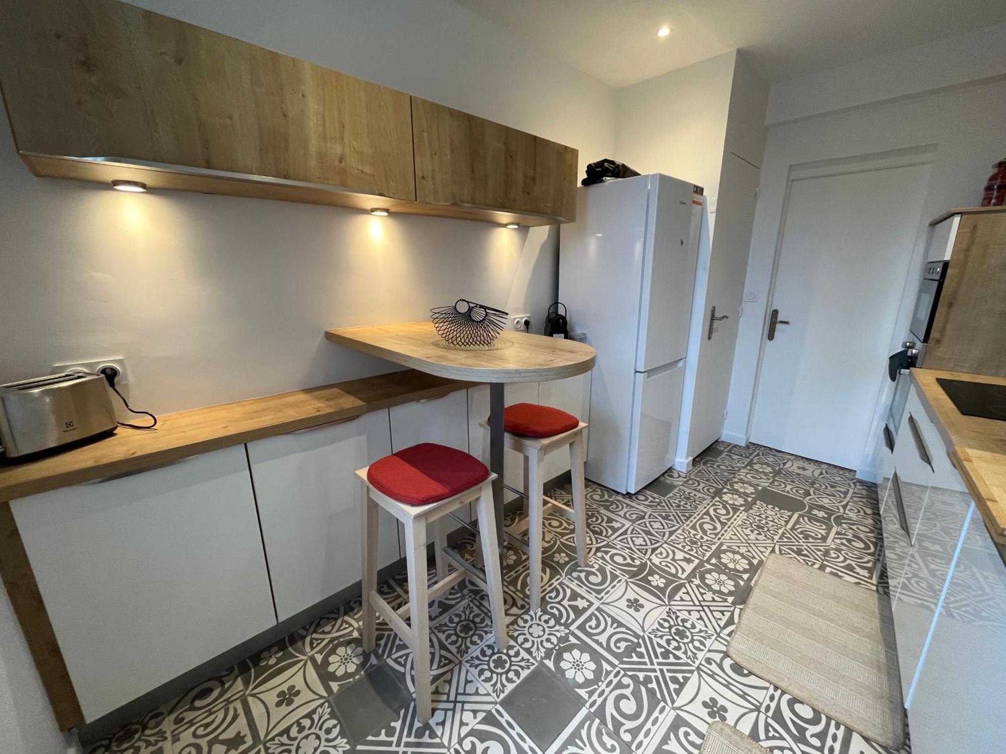 Triplex Hypercentre Dans Securisee Avec Camera * Caen